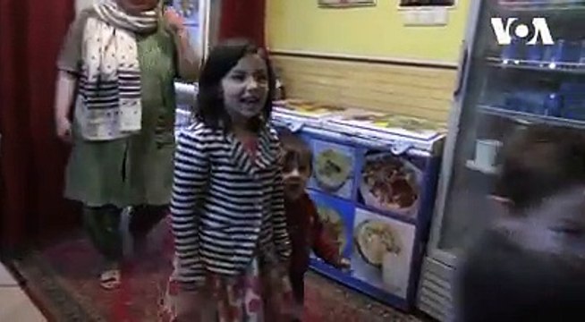 رستوران موسوم به کلبه هوسانه توسط یک زوج در کابل ایجاد شده است که به گفتۀ این زن و شوهر با سایر رستوران های شهر کابل متفاوت است و در بین مردم از محبوبیت برخورد