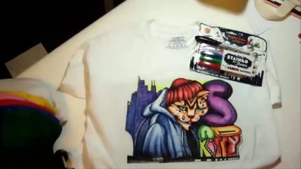 Hướng dẫn cách vẽ lên áo thun, mặc không đụng hàng 23