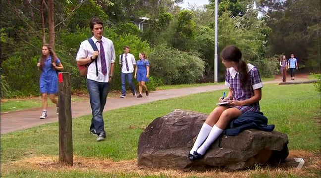 Home and Away 6227 2015 0630