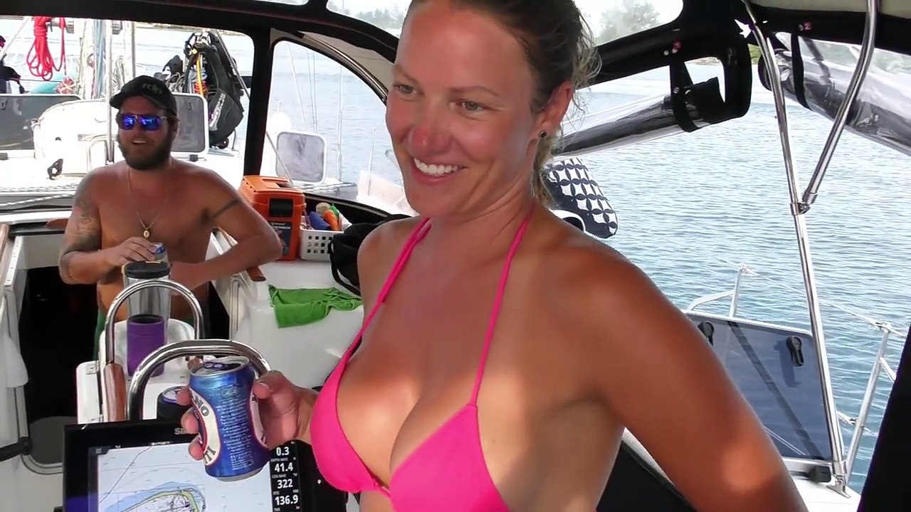 Laura Gets Stung By a Bee In a Special Place - Sailing Doodles - Episode 84