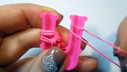 БУКВА Е из резинок на рогатке без станка | Letter Rainbow Loom Charm