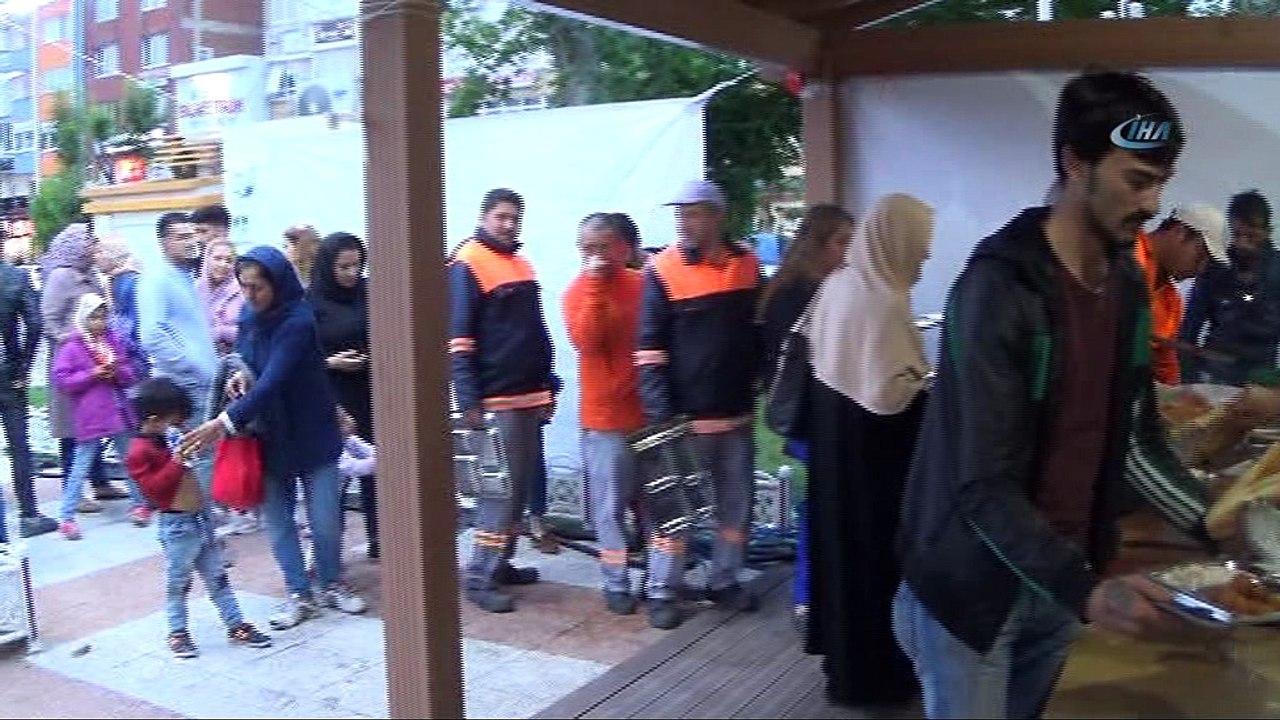 Uşak Beşir Derneği iftarda vatandaşlarla buluştu