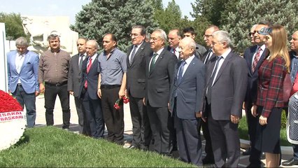 Bülent Ecevit doğumunun 93. yılında kabri başında anıldı