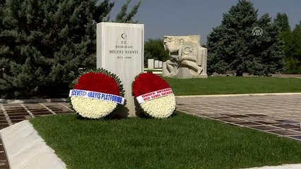 Ecevit Doğum Gününde Kabri Başında Anıldı