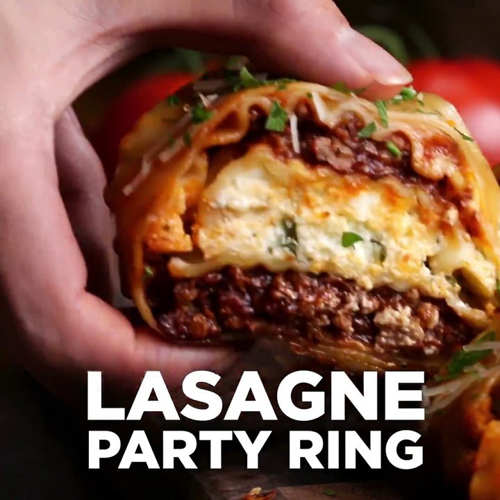 Dieser Lasagne-Partyring ist so geil, der verdient seine eigene PartyZum Rezept: