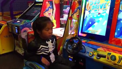 Spider-Man Gang and Venom Go To Chuck E. Cheeses | Spiderman Fun No iPad Nerf Lego Toys