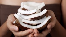 Coconut: Benefits of Raw Coconut. कब्ज़, नकसीर के साथ कईं रोगों में फायदेमंद है नारियल गिरी |Boldsky