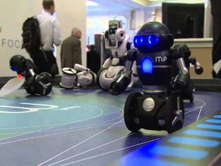 Скачать видео: AFP: Robots take centre stage at Vegas tech fair