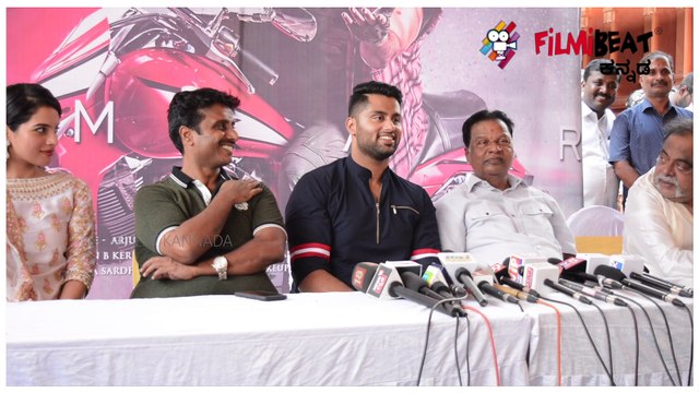 Amar Kannada movie :ಮಾಧ್ಯಮದವರ ಮುಂದೆ ನಗೆಪಾಟಲಿಗೀಡಾದ ಅಂಬಿ ಪುತ್ರ ..!! | Filmibeat Kannada