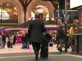 AFP Video: Paris' Le Train Bleu restaurant undergoes facelift