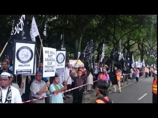 MMOTV: Hardline Islamist group Hizbut Tahrir Malaysia protest at French embassy
