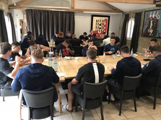 France moins 20 ans : Au cœur du camp de base des Bleus