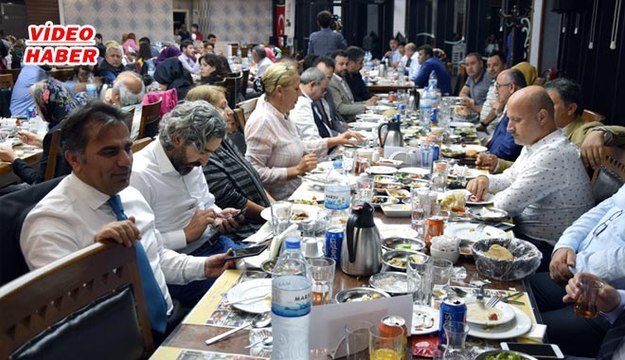 (28 Mayıs 2018) GAZETECİLER CEMİYETİ’NİN İFTARI MEDYA MENSUPLARINI AYNI SOFRADA BULUŞTURDU