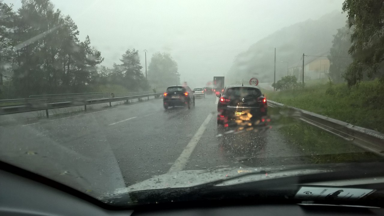 Impressionnant orage de grêle à Saint-Nabord