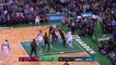 VÍDEO: rookie Jayson Tatum afunda na cara de LeBron James