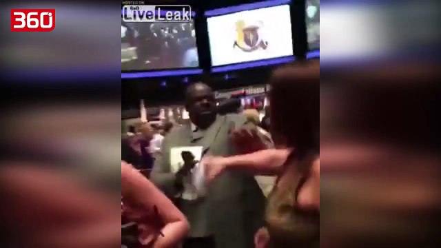 Shkon të ndjekë diplomimin e djalit, plas sherri midis grave për një karrige (360video)