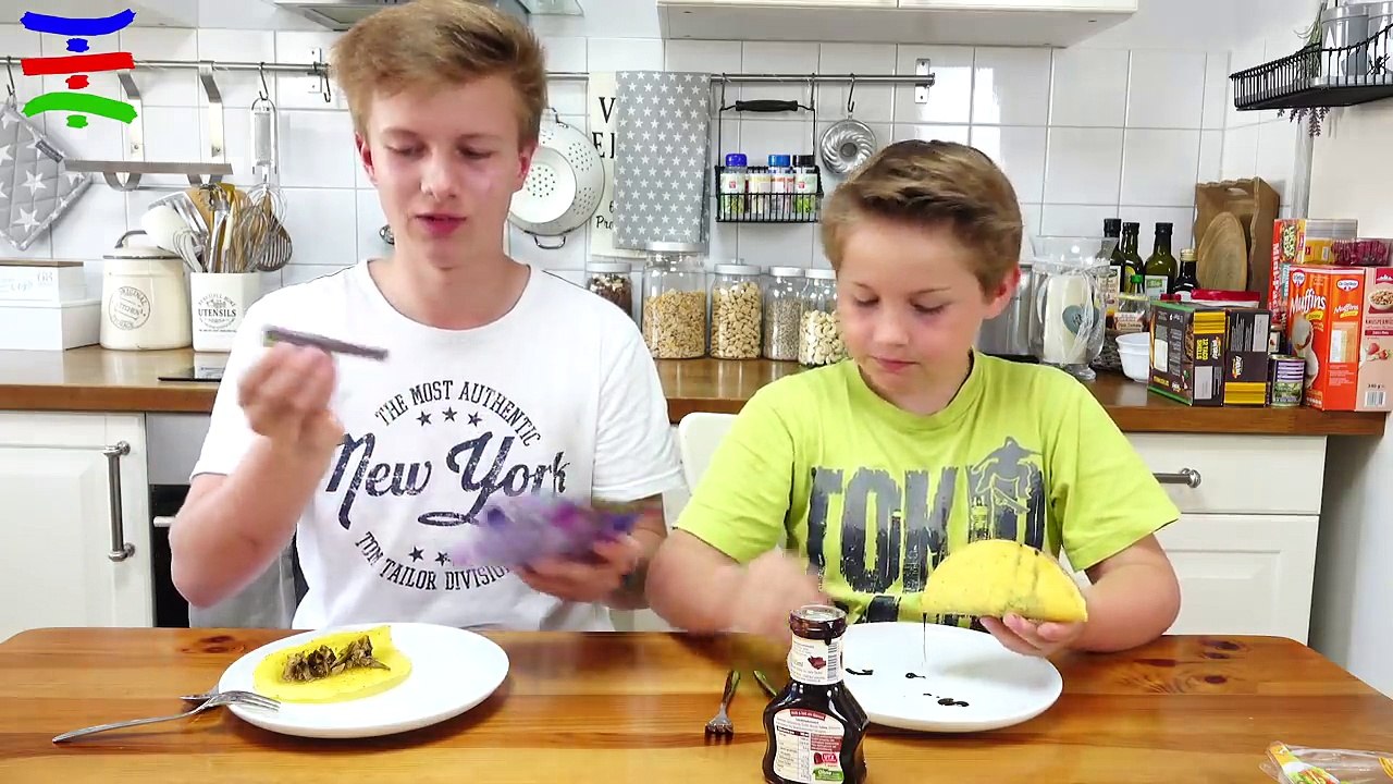 EKEL TACO CHALLENGE mit Fisch & Schokoladen Sauce TipTapTube Family ‍‍‍
