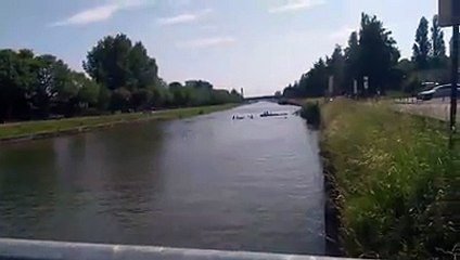 Anderlecht: des jeunes bravent l'interdiction et sautent dans le canal de Bruxelles