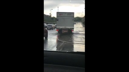 Des torrents d'eau dans les rues de Nancy après le passage d'un orage