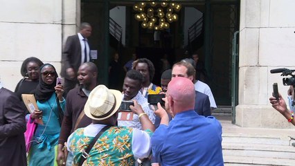 Mamoudou accueilli en héros à Montreuil et au consulat du Mali