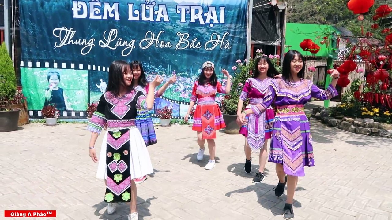 Nkauj Hmong Zoo Nkauj  Seev Cev Lom Zeem _ Thung Lũng Hoa Bac Ha Nyab Laj Pat 1