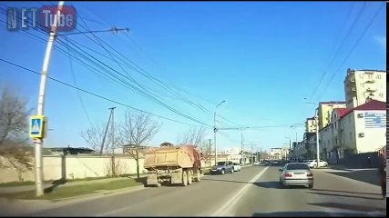 Sai da Frente Motoristas de Caminhões sem Freio _ Amazing Vídeos