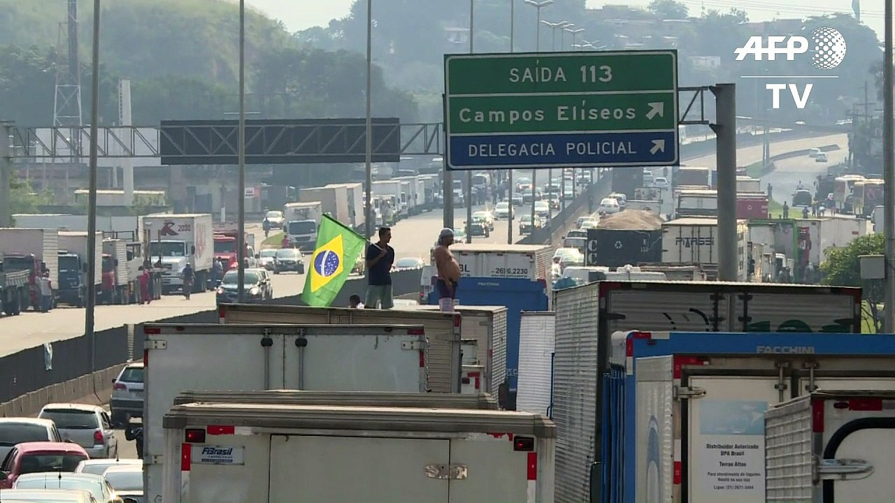 Greve de caminhoneiros começa a perder força