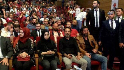 Diriliş Ertuğrul dizisinin oyuncuları Sakarya’da söyleşiye katıldı