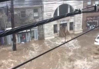 Flash Floods Sweep Away Cars in Ellicott City, Maryland