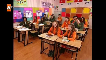 Kıvılcım şiir okuyor!