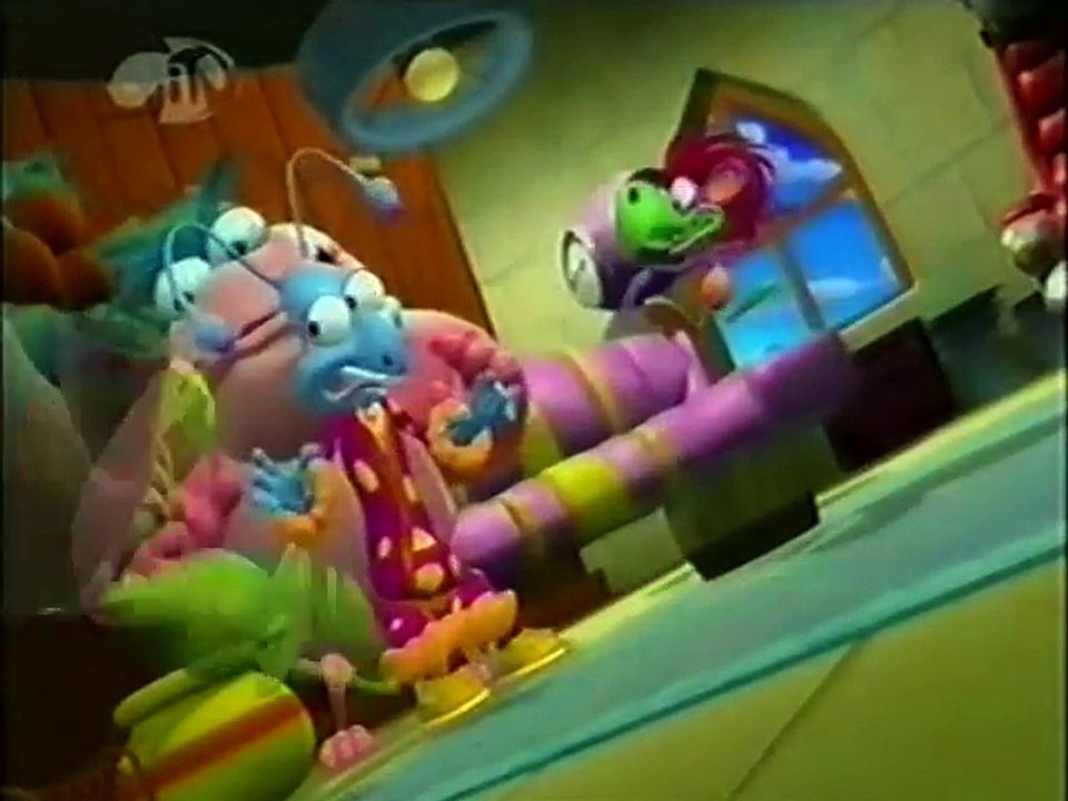 Pet Alien 1x03B It Came From The Closet