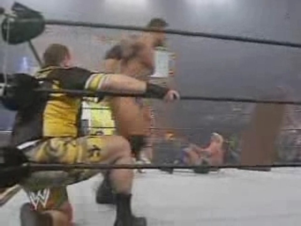 WWE Royal Rumble 2004 - Table Match - Evolution vs The Dudle