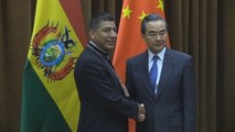 El canciller boliviano promueve lazos con China ante la visita de Morales