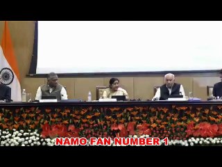 Sushma Swaraj - भारत किसी के दबाव में अपनी विदेश नीति नहीं बनाता