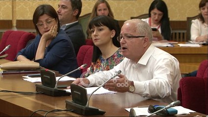 Ora News - Sherr për "Tahirin dhe Xhafaj", Spaho: Je bërë si Ali komiku, reagon Braçe