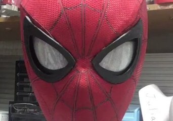 Marvel-ous: Custom Spider-Man Costume Features Adjustable Eyes
