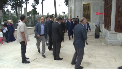 İstanbul- Fatih Sultan Mehmet Türbesi'nde İstanbul'un Fethinin 565. Yıl Dönümü Kutlaması