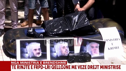 Report TV - FRPD e LRI protestojnë te zyra e Xhafajt, qëllojnë me vezë ministrinë