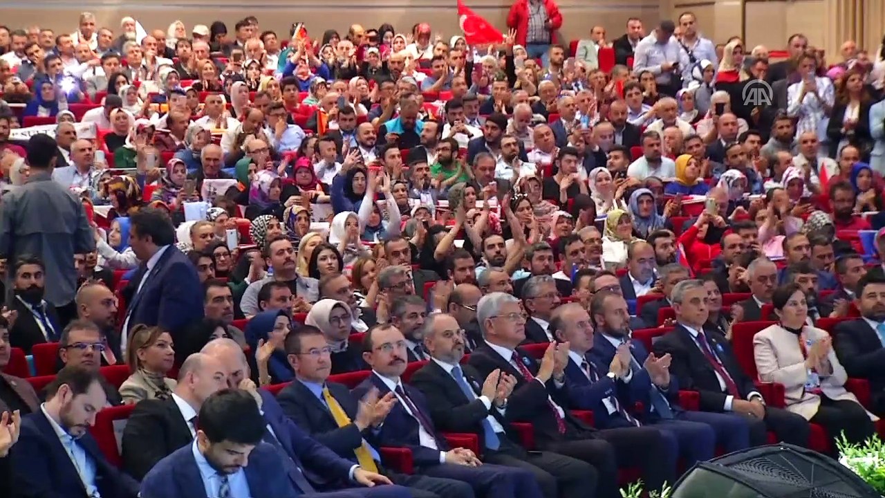 Cumhurbaşkanı Erdoğan: 'Bu güzel ülkeyi örselemek için fırsat kollayanların heveslerini kursaklarında bırakacağız' - İSTANBUL