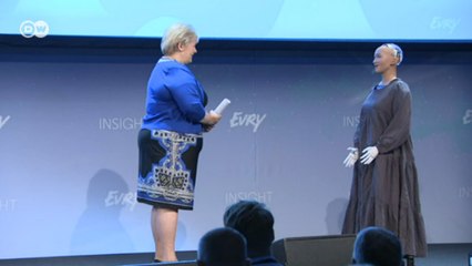Robot Sophia’dan Norveç Başbakanı’na ziyaret