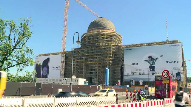 Berlin: Erstes Südsee-Boot ist ins Humboldt-Forum umgezogen
