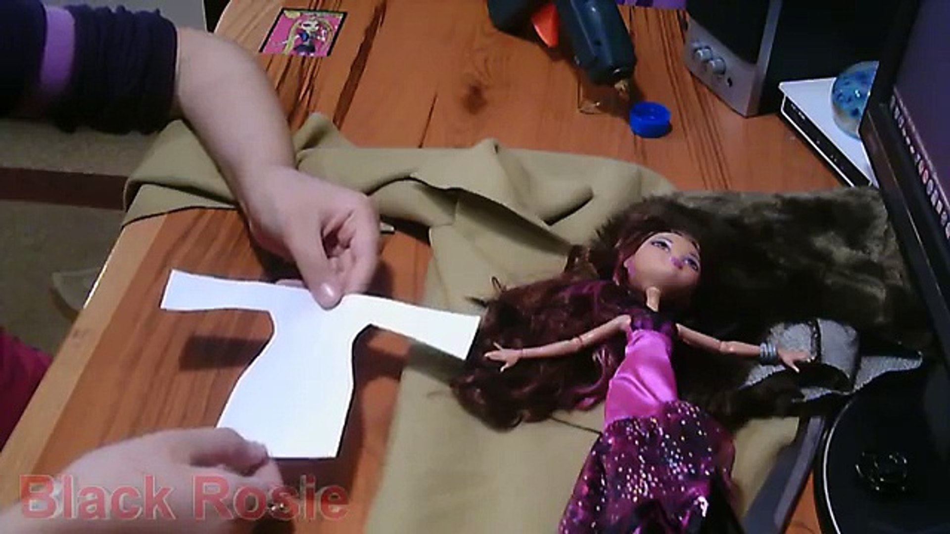 ⁣Пальто для куклы.How to do it. Coat for a doll.Cómo hacerlo. Escudo para una muñeca.