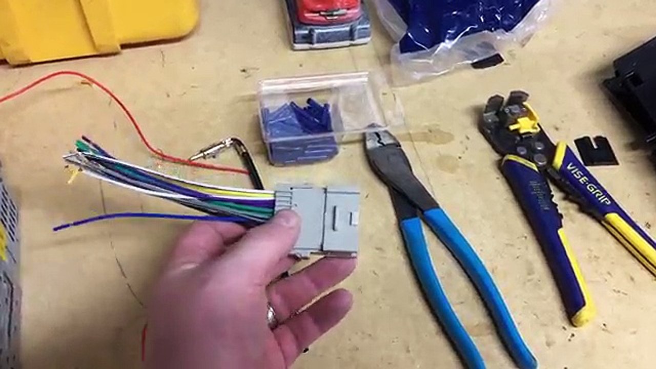 1995 - 2006 Sierra Silverado Suburban Tahoe Yukon Avalanche Stereo Install