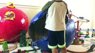 GIANT EGG SURPRISE OPENING Thomas and Friends toy trains