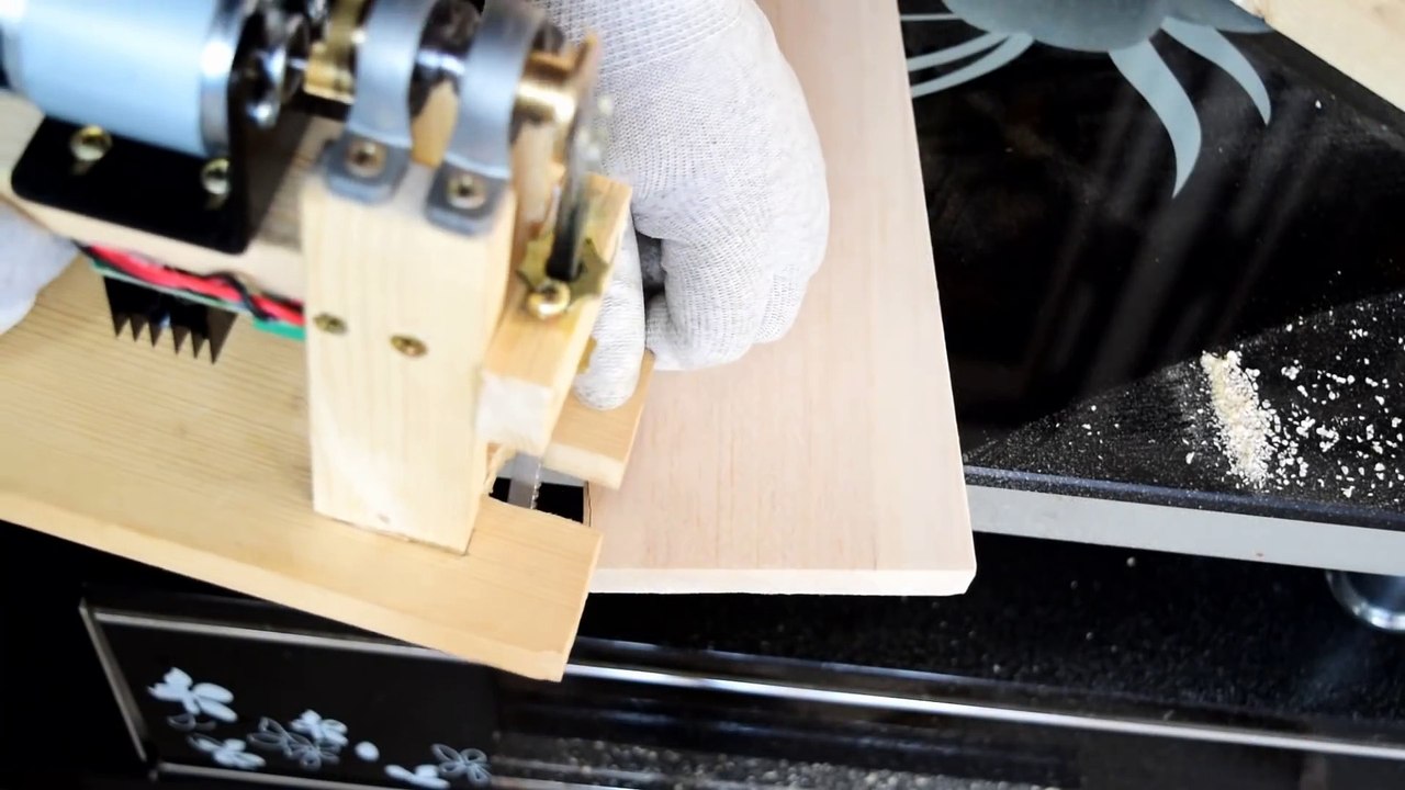 How to make a Powerful 24V JIGSAW at home DIY Chainsaw