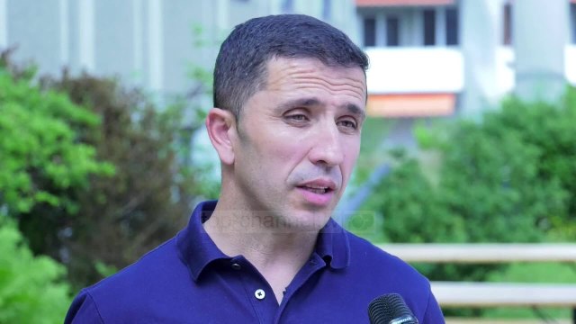 Vlerëson kuqezinjtë, ish-kapiteni Lala pret festë shqiptare - Top Channel Albania - News - Lajme