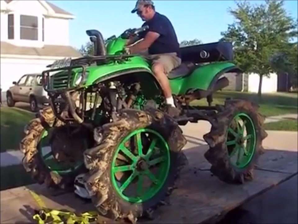 C'est ce qu'on appelle un quad tout terrain!