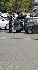 Quand le coffre de voiture ne ferme pas ! LOL