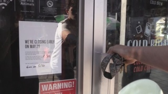 Starbucks cierra en EE.UU. para que sus empleados tomen curso contra el racismo