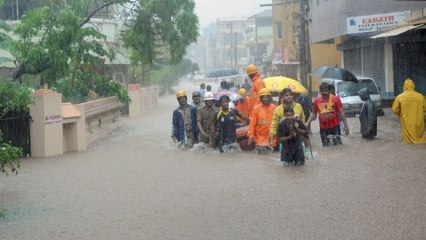 ಉಡುಪಿ ಮಂಗಳೂರಿನ ಮಳೆಯ ಅಬ್ಬರದಿಂದ ತತ್ತರಿಸುತ್ತಿರುವ ಸಾರ್ವಜನಿಕರಿಗಾಗಿ ಸಹಾಯವಾಣಿಗಳು | Oneindia Kannada